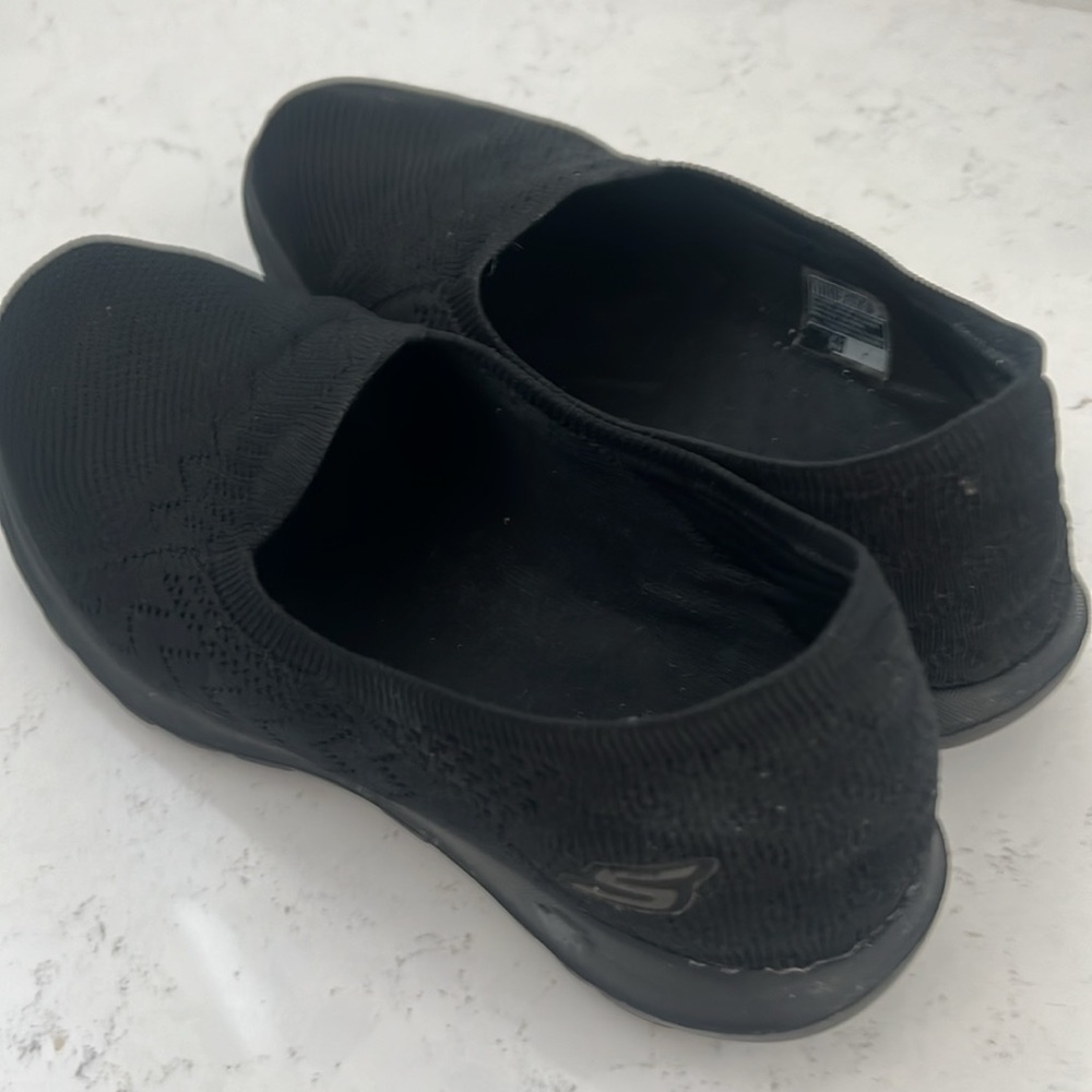 Soft, comfortable Skechers shoes in black. Size ladies 81/2. - Picture 3 of 5